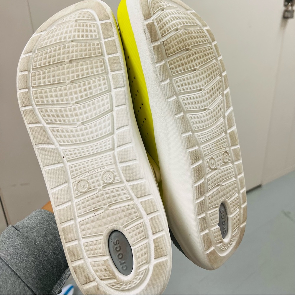 Used - Picture 1 of 2
